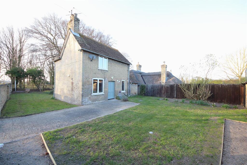Main image of property: Arnolds Farmhouse, Cambridge