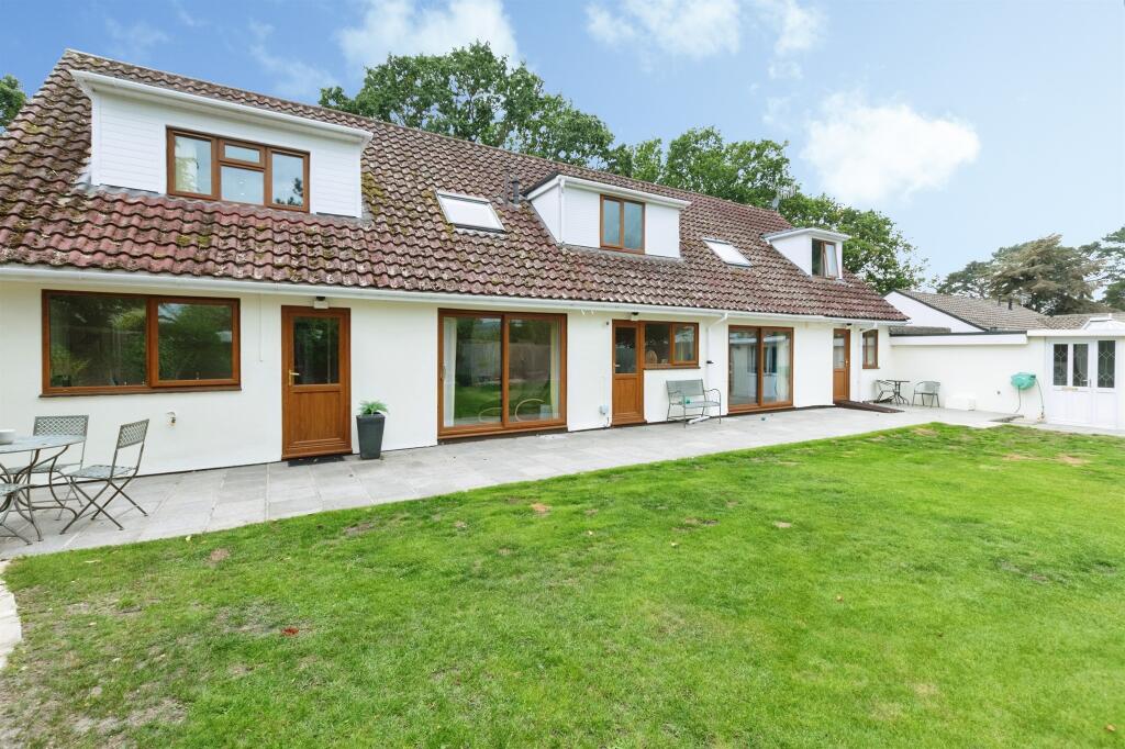 Stapleford Avenue, Ferndown