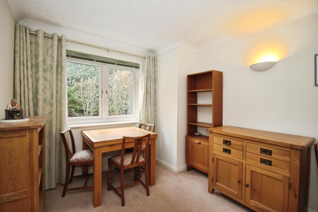 Banbury Road, STRATFORD-UPON-AVON, Warwickshire, CV37 photo 3
