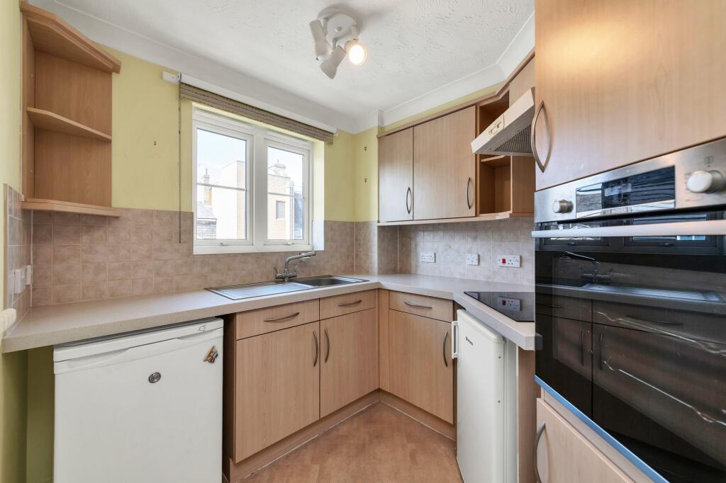 Apartment in Stevenage - View 4