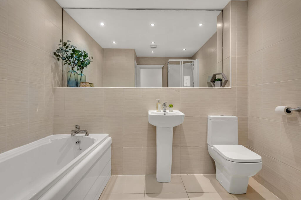 Apartment in Leeds - View 5