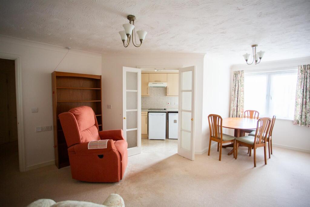 Apartment in Chard, Somerset - View 4