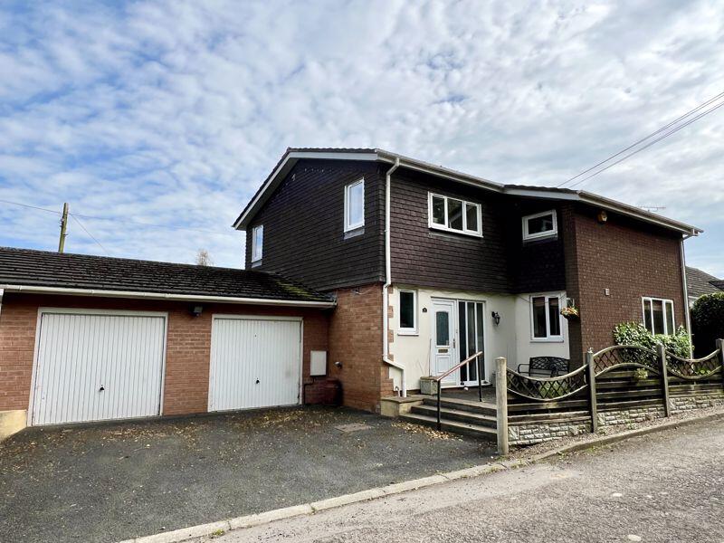 4-bed detached on Redhill Drive, Hookagate, Shrewsbury, SY5 8BW, £350,000