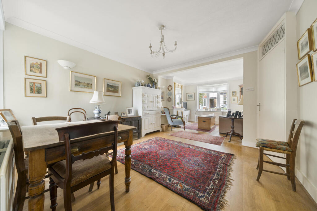 Station Road, Claygate photo 4
