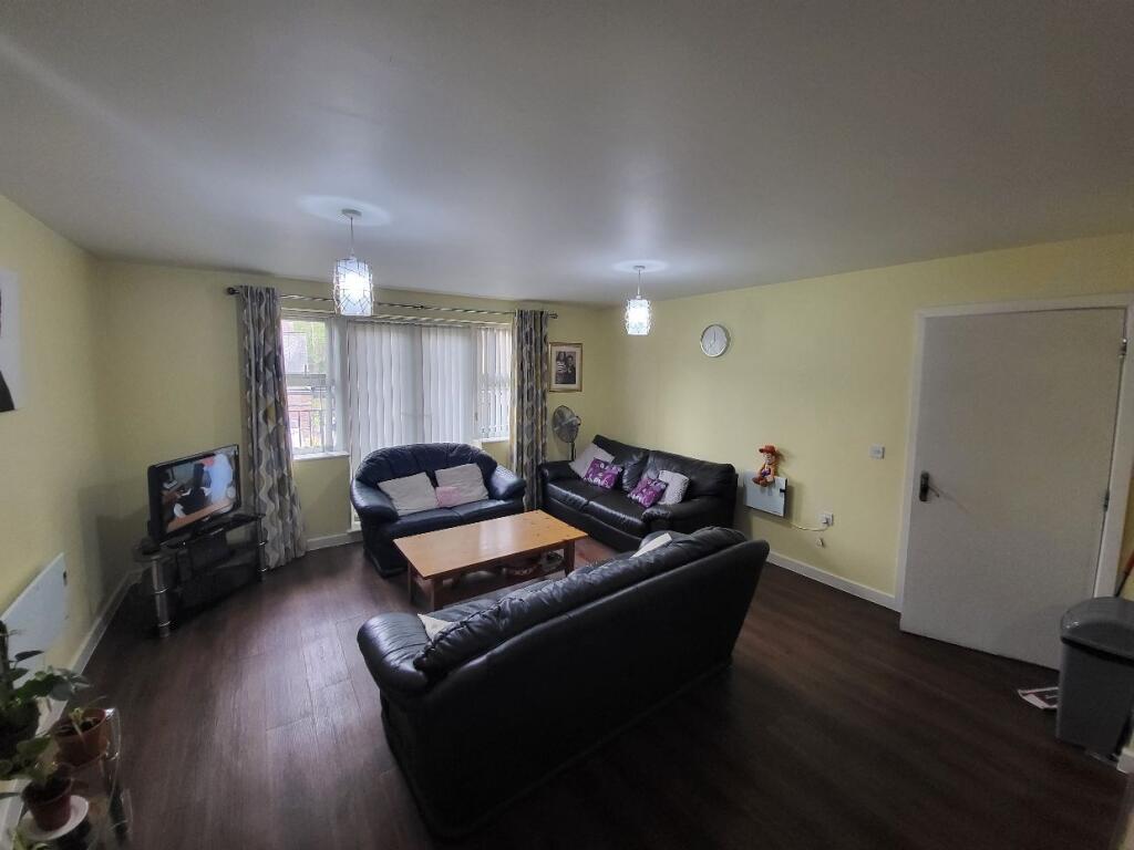 Apartment in Luton - View 3