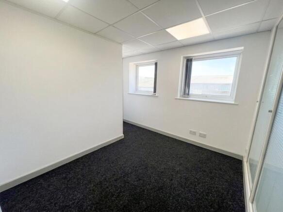BOARDROOM / PRIVATE OFFICE