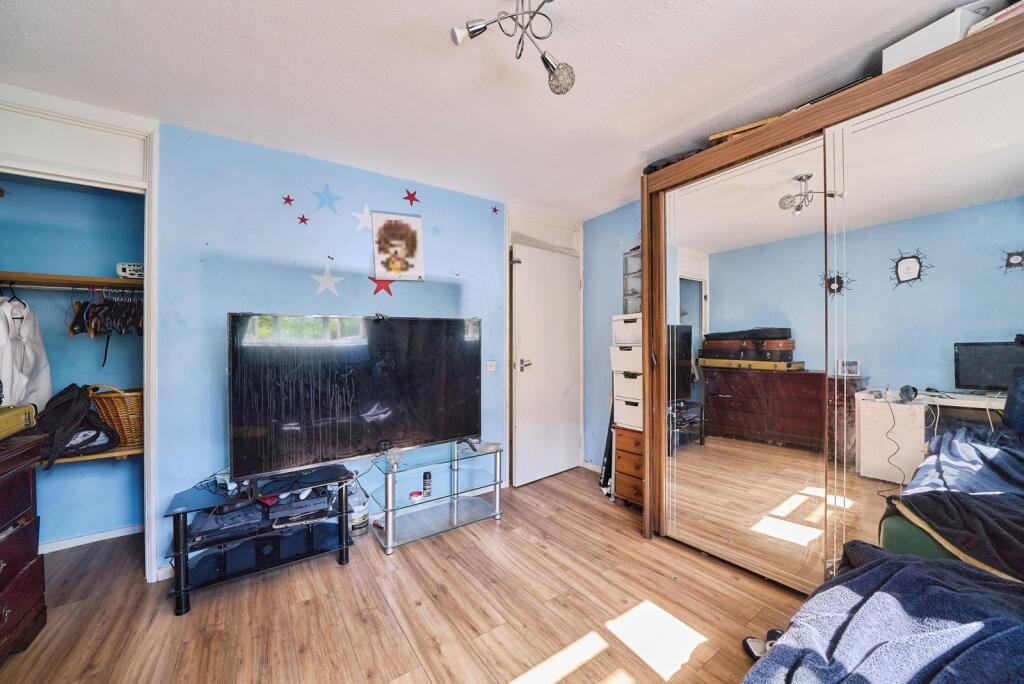 Apartment in London - More