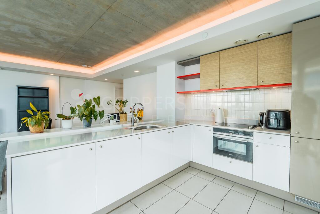 Apartment in London - More