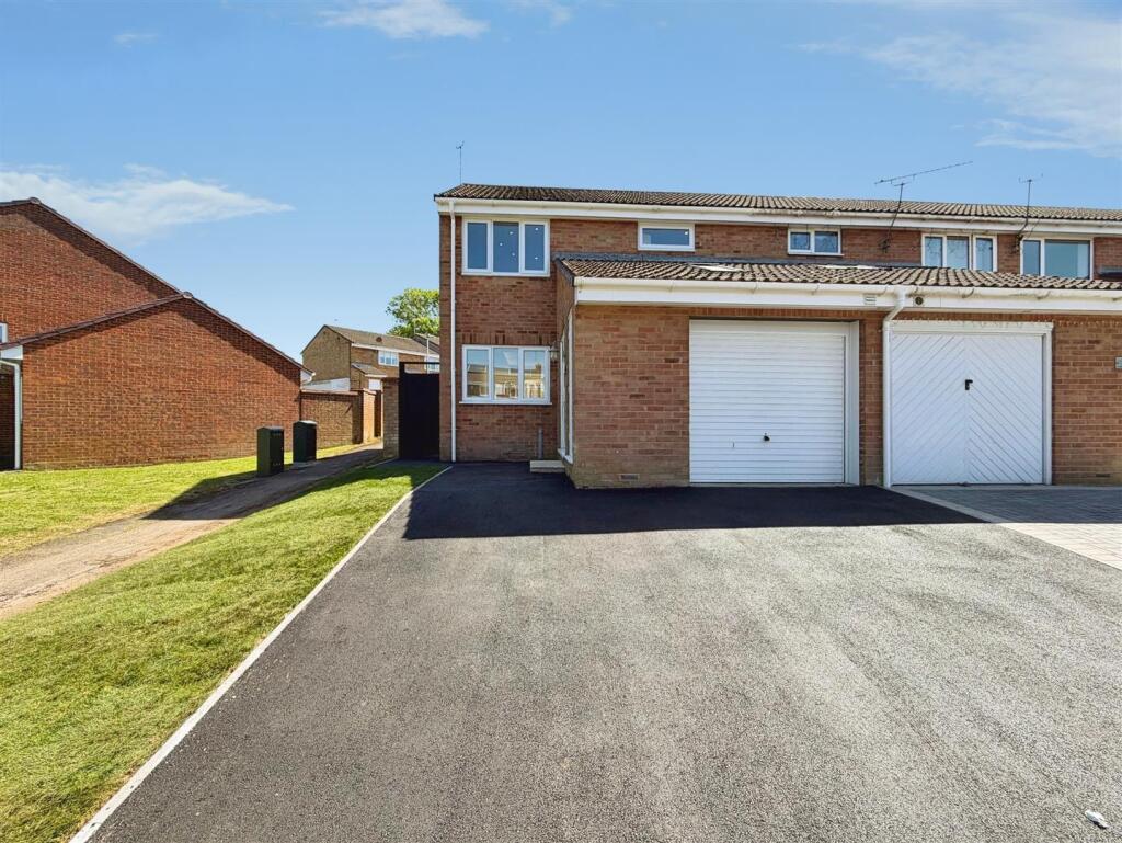 Main image of property: Middleton Close, Gillingham