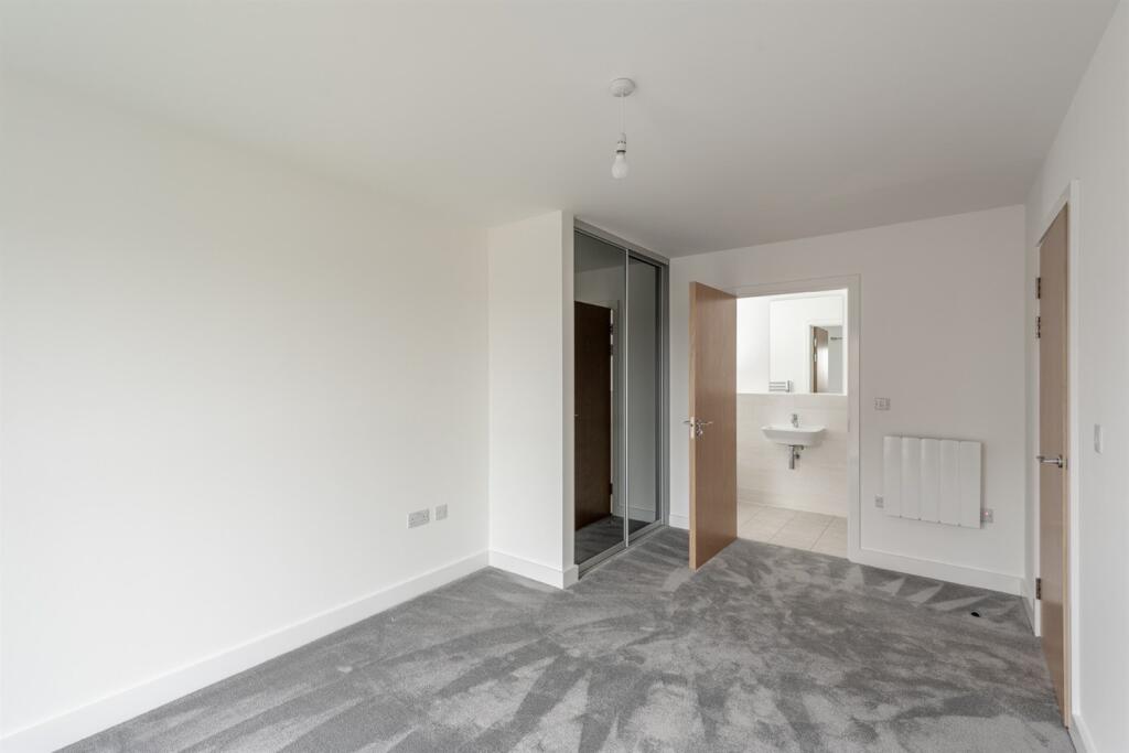 Apartment in Milton Keynes - More