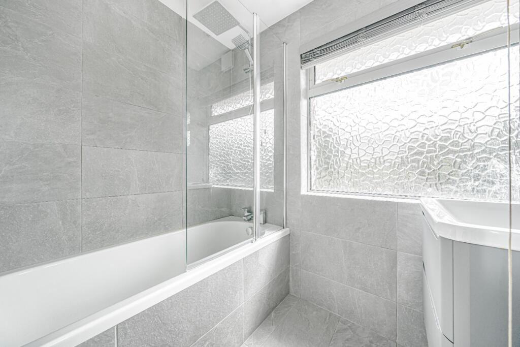 House in Twickenham - View 5