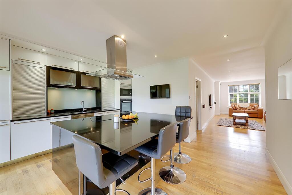 House in Worthing, West Sussex - More