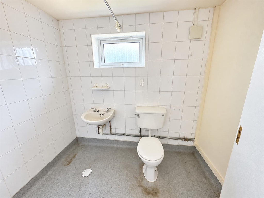 House in Oldham - View 5