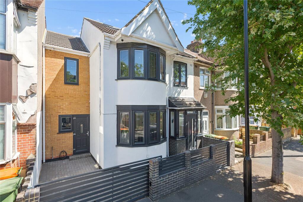 Main image of property: Park Avenue, London, E6