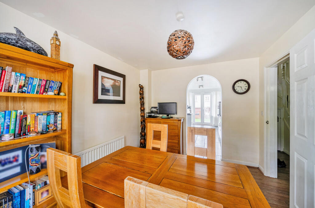 House in Blunsdon St Andrew, Taw Hill, Haydon Wick - More
