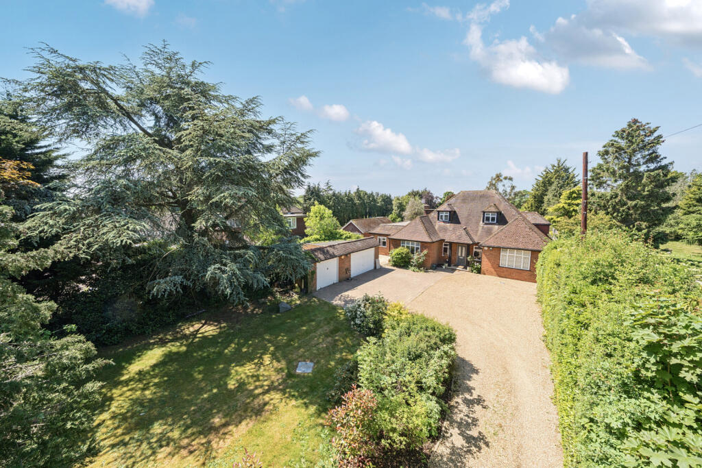 4-bed detached on Wood Lane, Iver, Buckinghamshire, £1,500,000