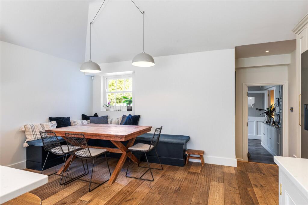 House in Guildford - View 5