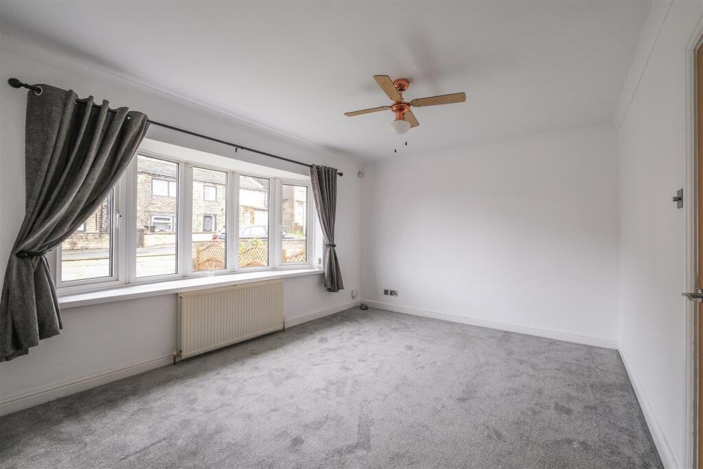 House in Calderdale, Harper Bower - View 4