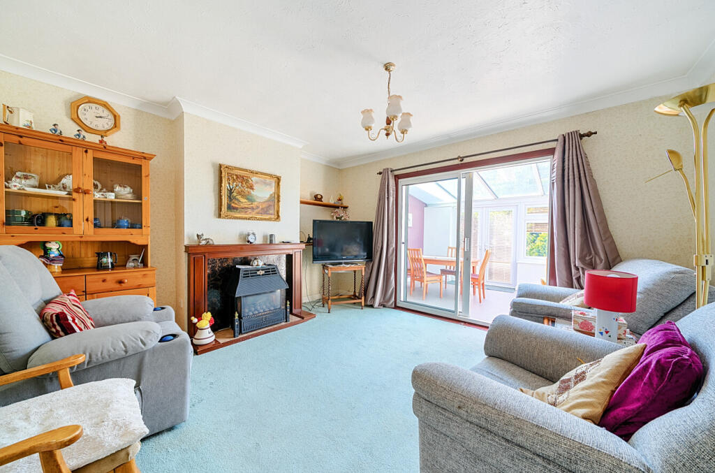 Oxhawth Crescent, Bromley, Kent, BR2 photo 2