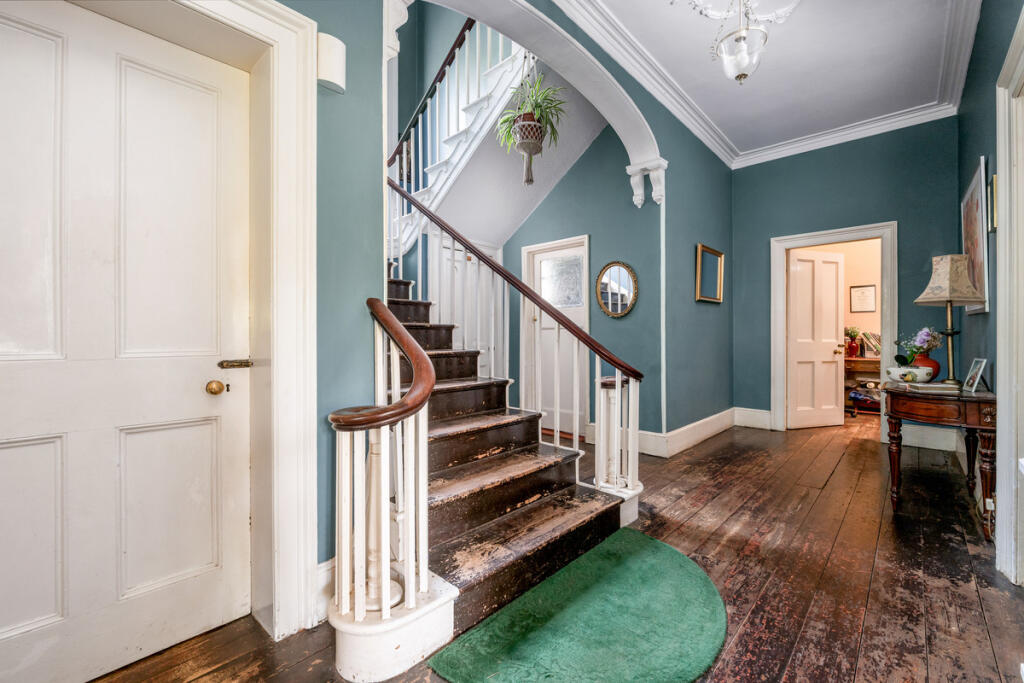 House in Nottingham - View 5
