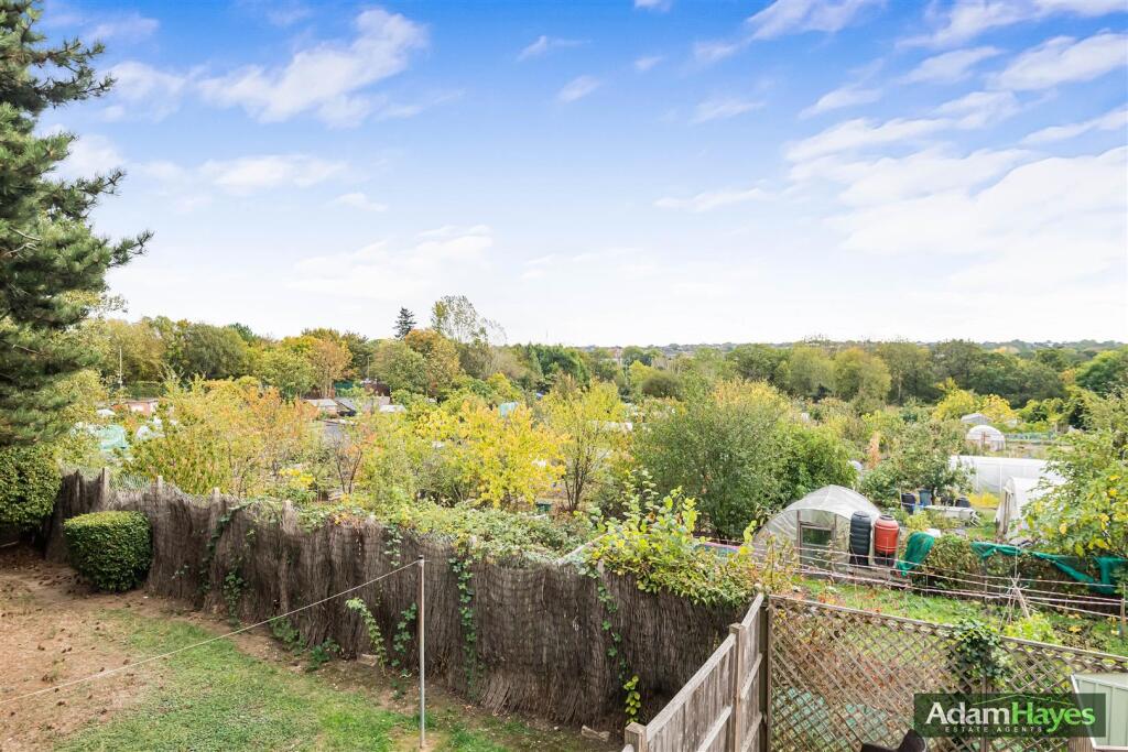 Apartment in London, Friern Barnet - View 2