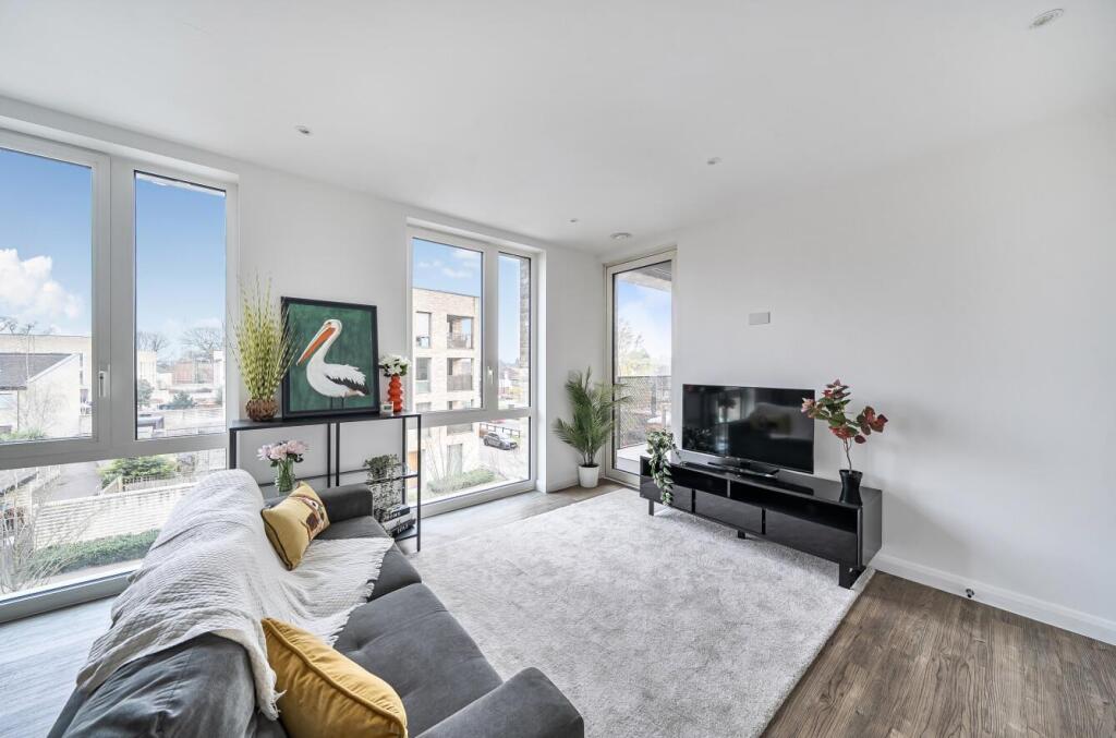 Apartment in Harrow - View 4