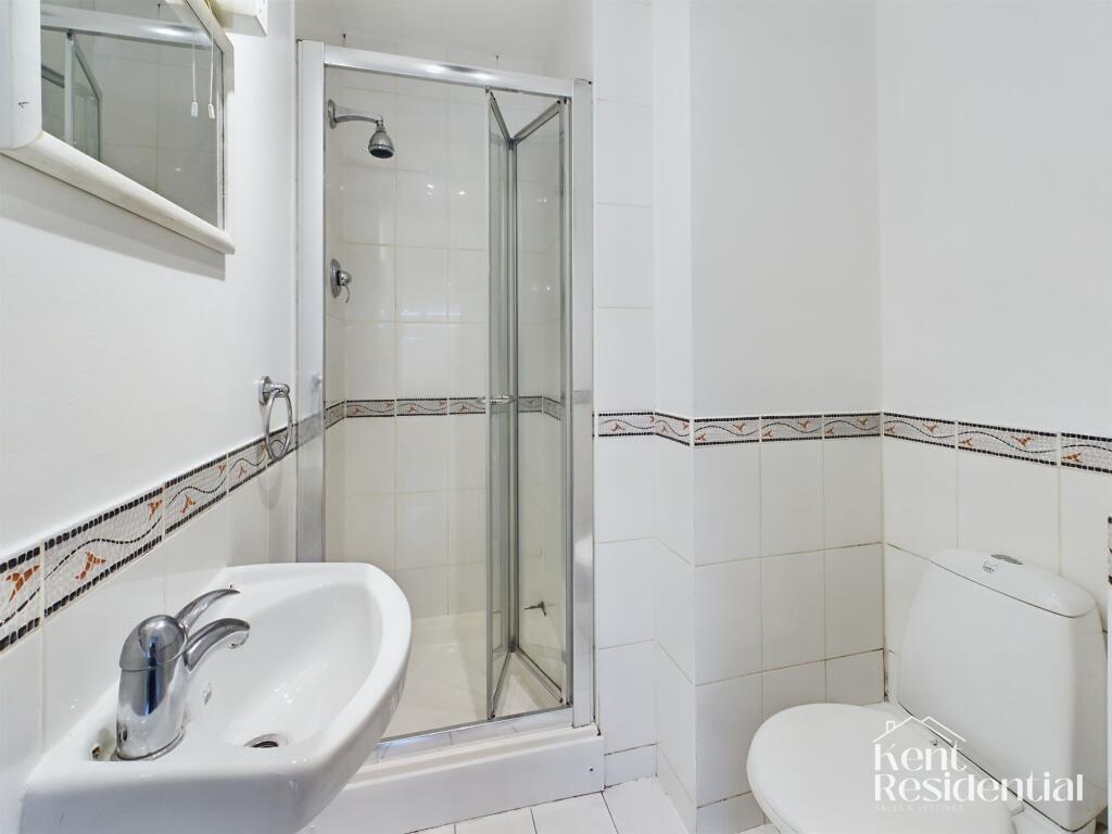 Apartment in Maidstone, Kent - More