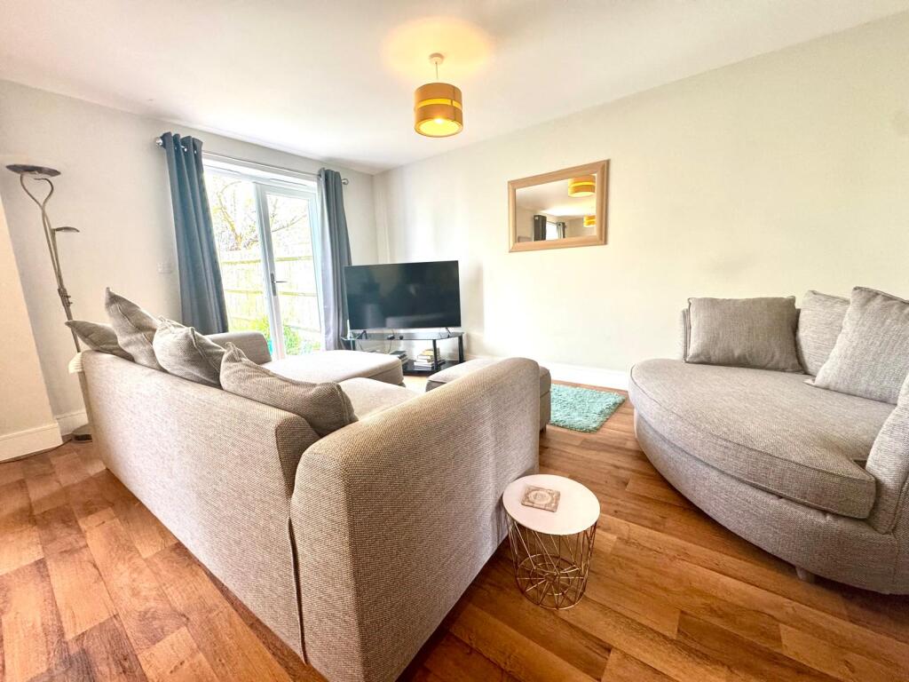 Whitebridge Gardens, Thornbury, BS35 photo 3