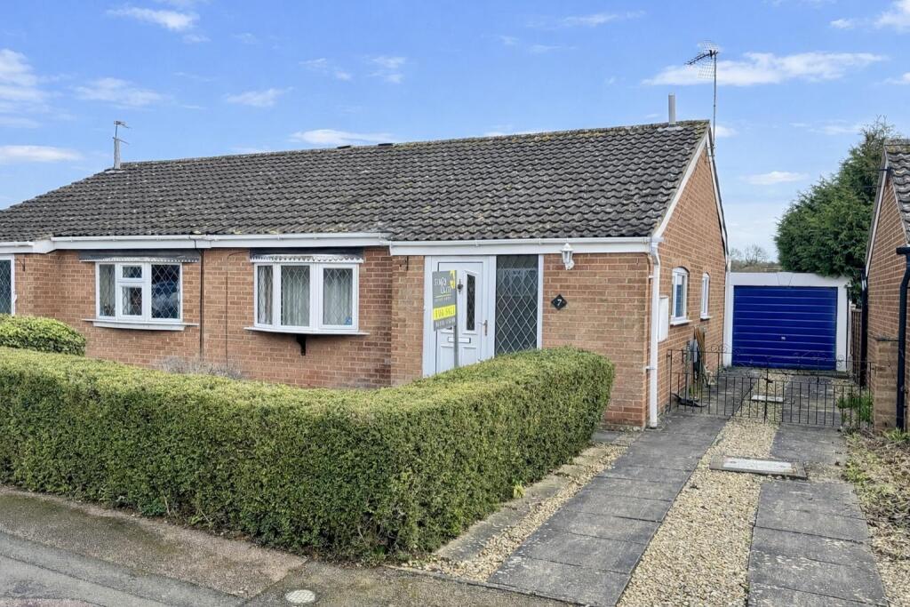 2-bed semi-detached on NO CHAIN - Grenville Close, Rothwell, Kettering, £219,950