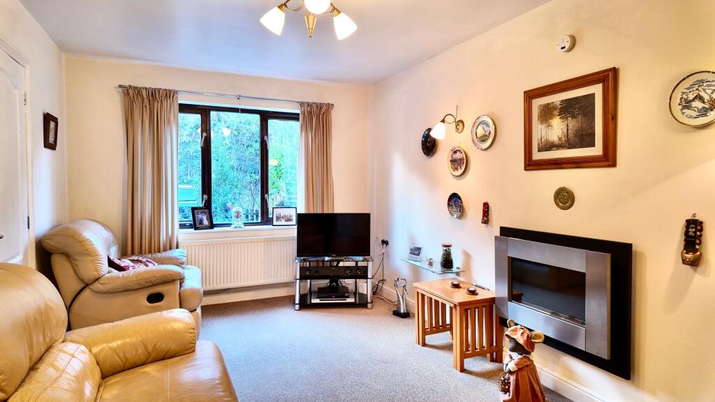 Bailey Street, Deri, CF81 photo 3