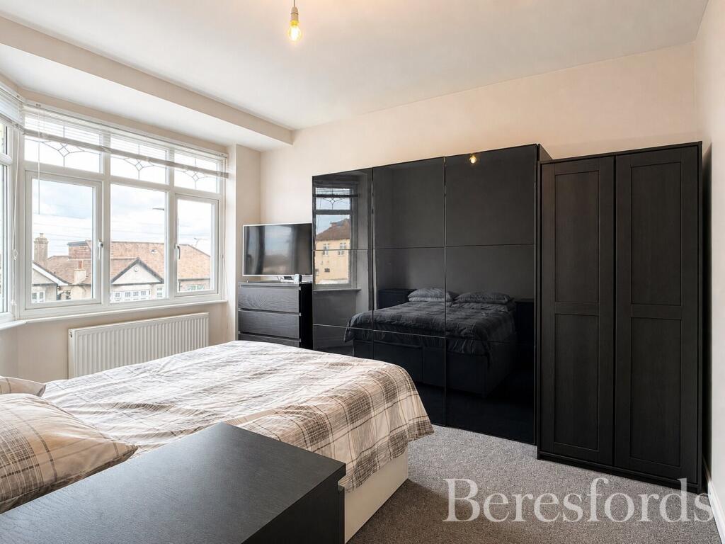 House in Rainham, New Cottages - View 5