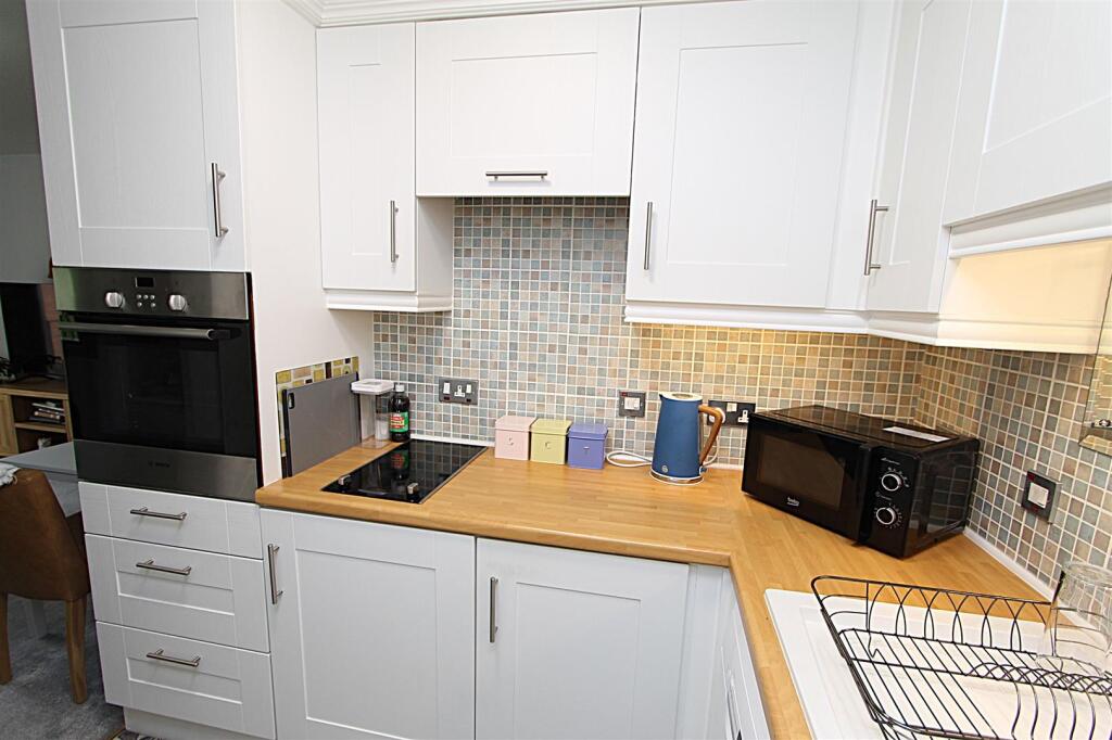 Austcliffe Lane, KIDDERMINSTER photo 3