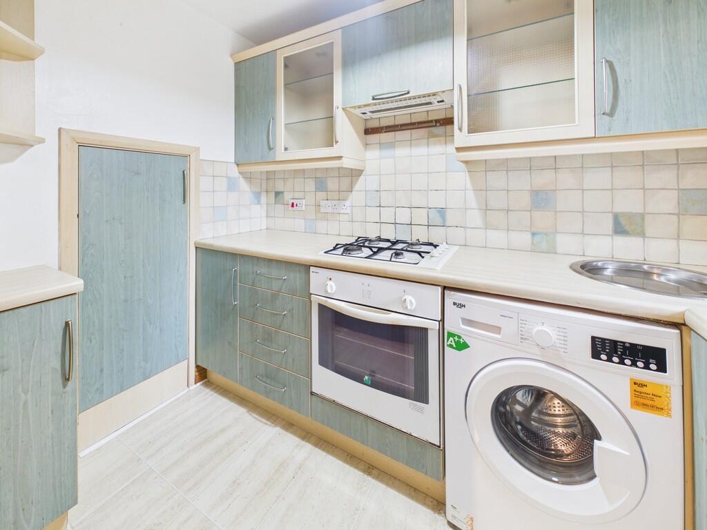 House in Plymouth, Plympton Central - View 4