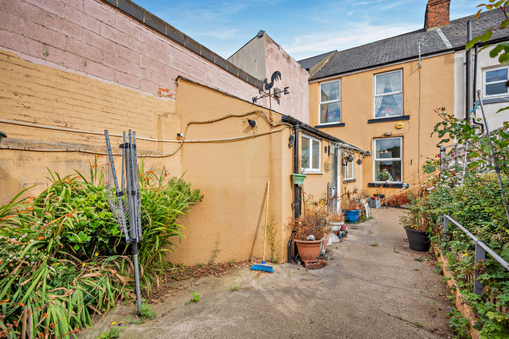 House in Darlington - More