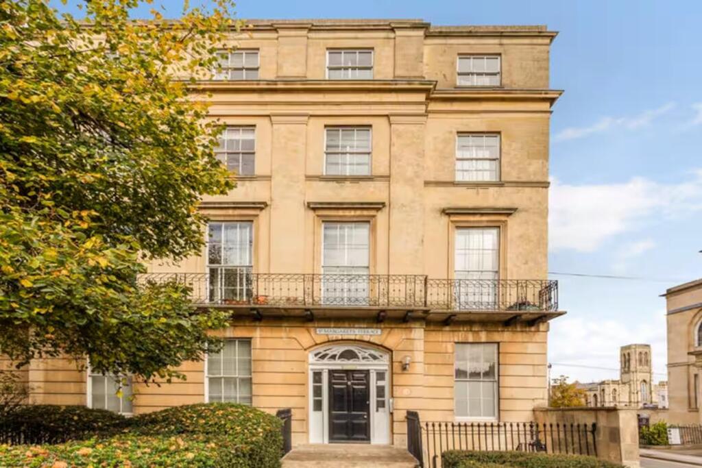 Main image of property: St. Margs Hideaway, Cheltenham