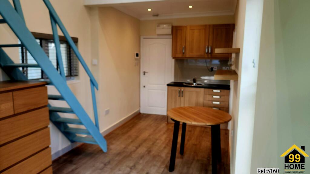 Studio flat for rent