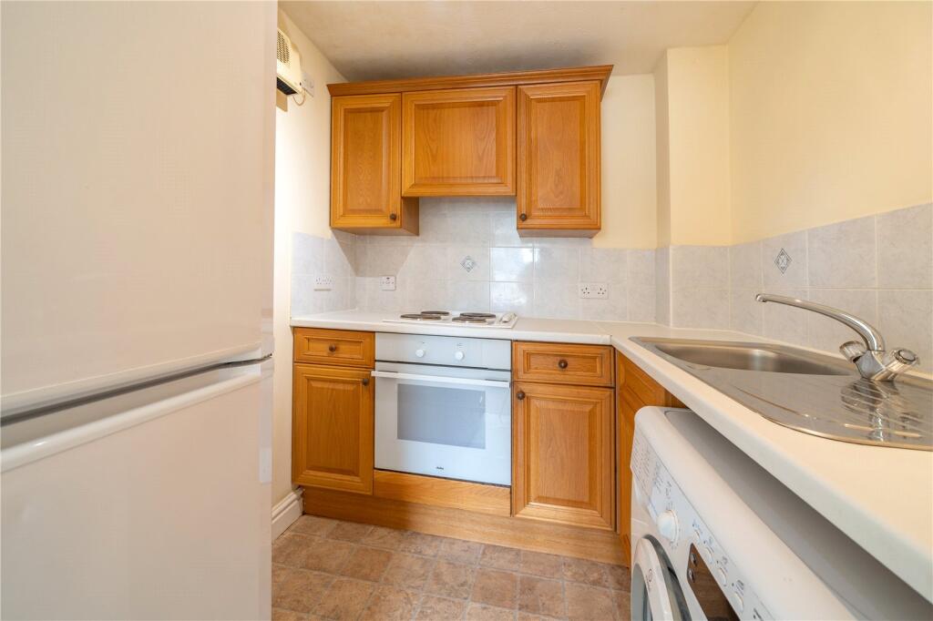 Sandes Avenue, Kendal, Cumbria, LA9 photo 4