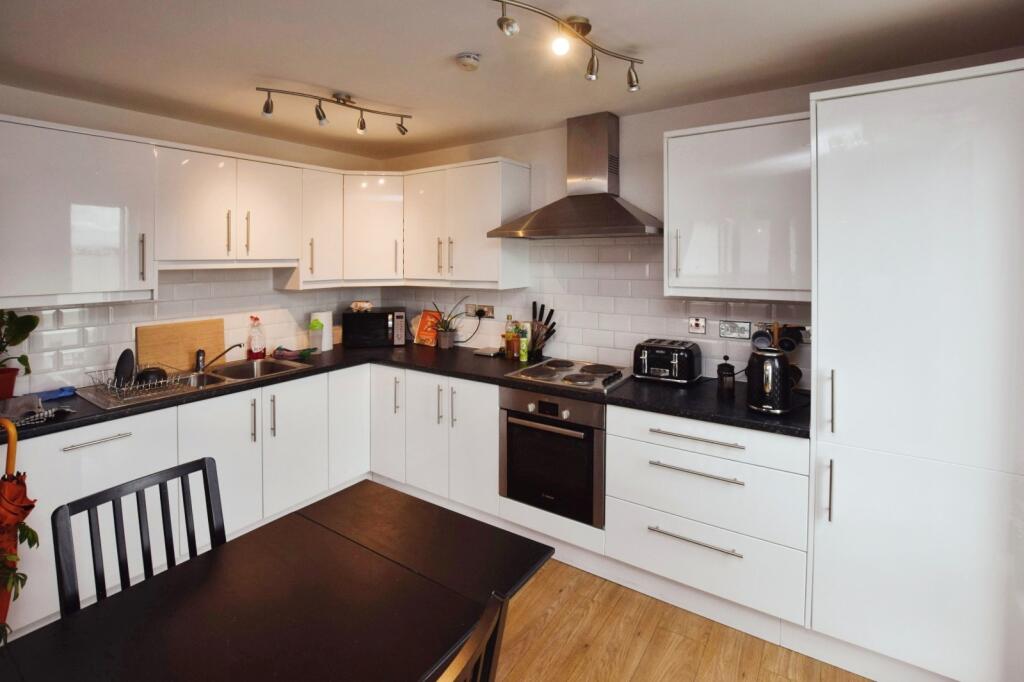Apartment in Warrington - View 5