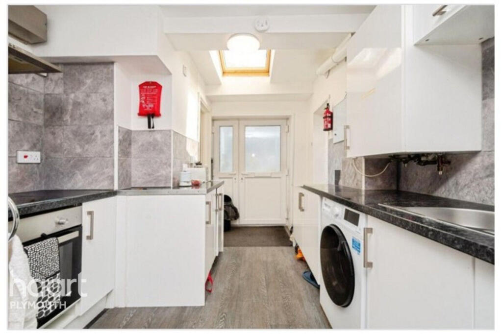 Apartment in Plymouth - View 2