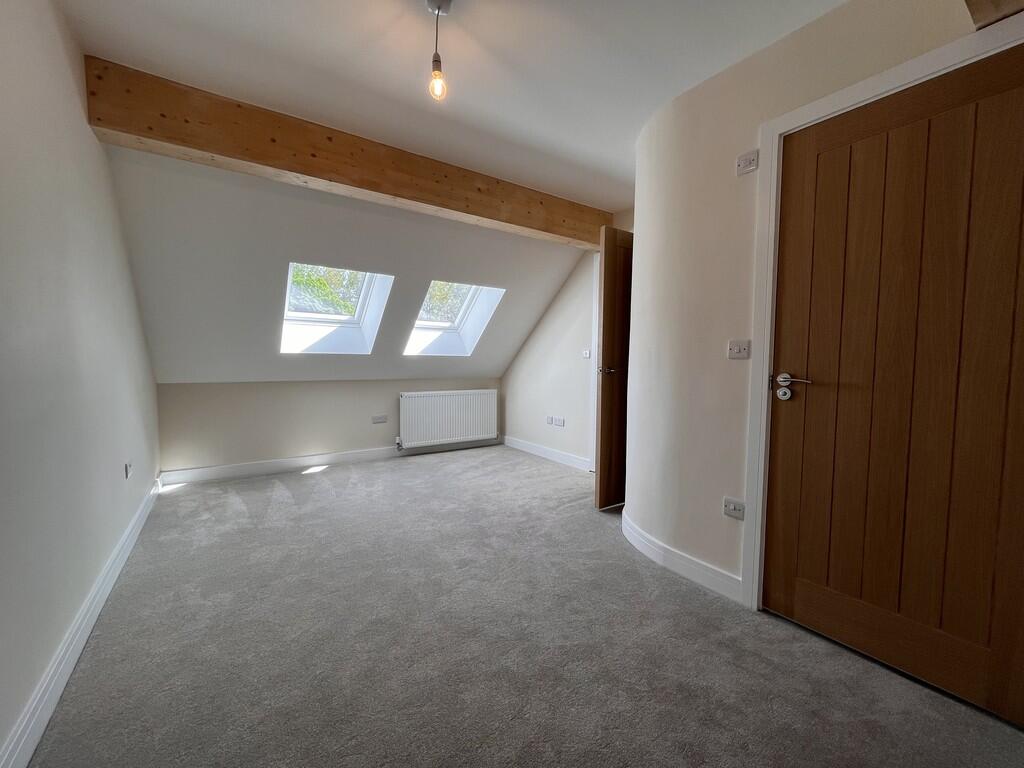 House in Hungerford, West Berkshire - More