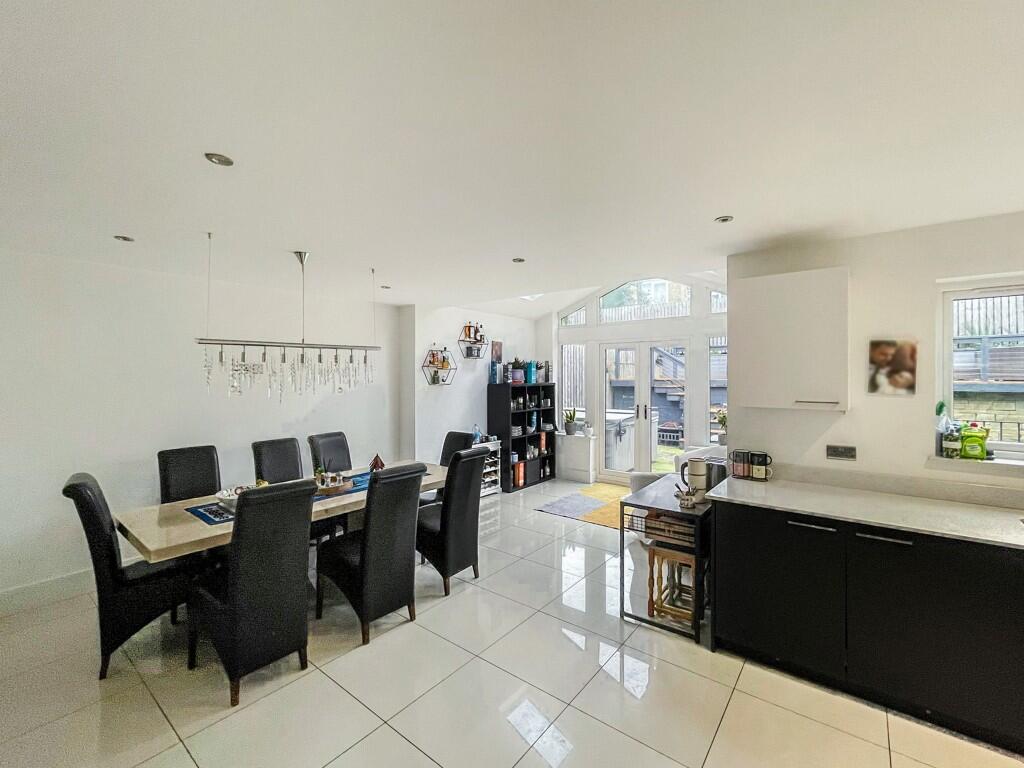 Woodsome Avenue, Mirfield, West Yorkshire, WF14 photo 2