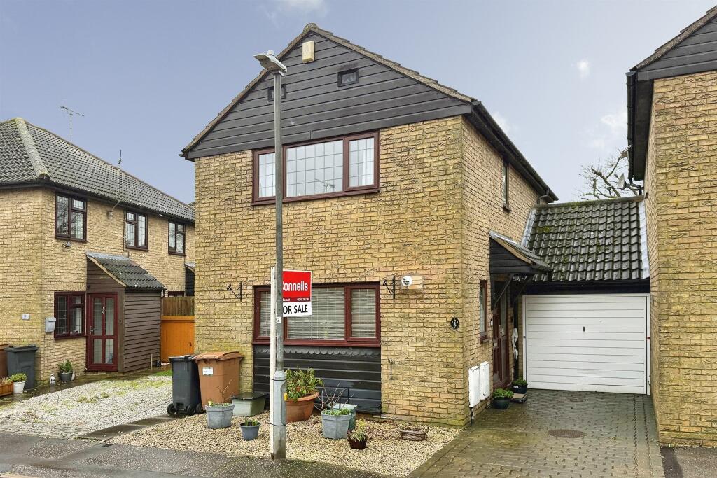 Main image of property: Brockenhurst Way, Bicknacre, Chelmsford