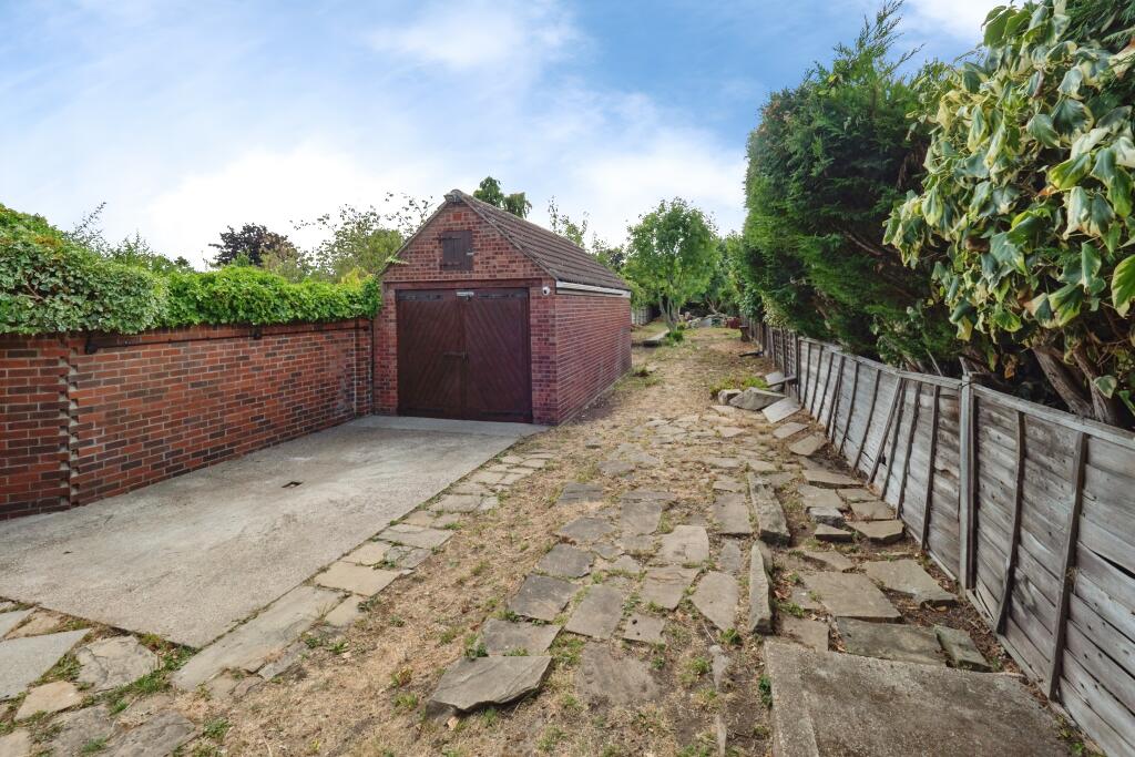 House in Hull - View 5