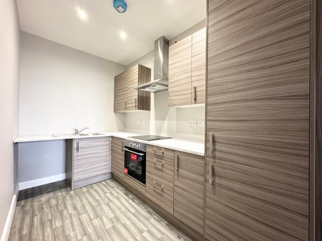 Apartment in Calderdale, Woolshops, Claremount - View 5