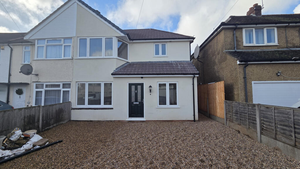 Main image of property: Aldborough Spur, Slough, Berkshire, SL1