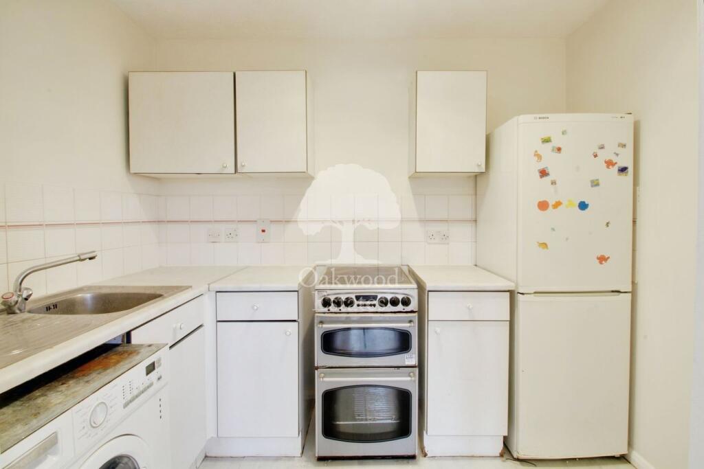 Apartment in Slough - View 3