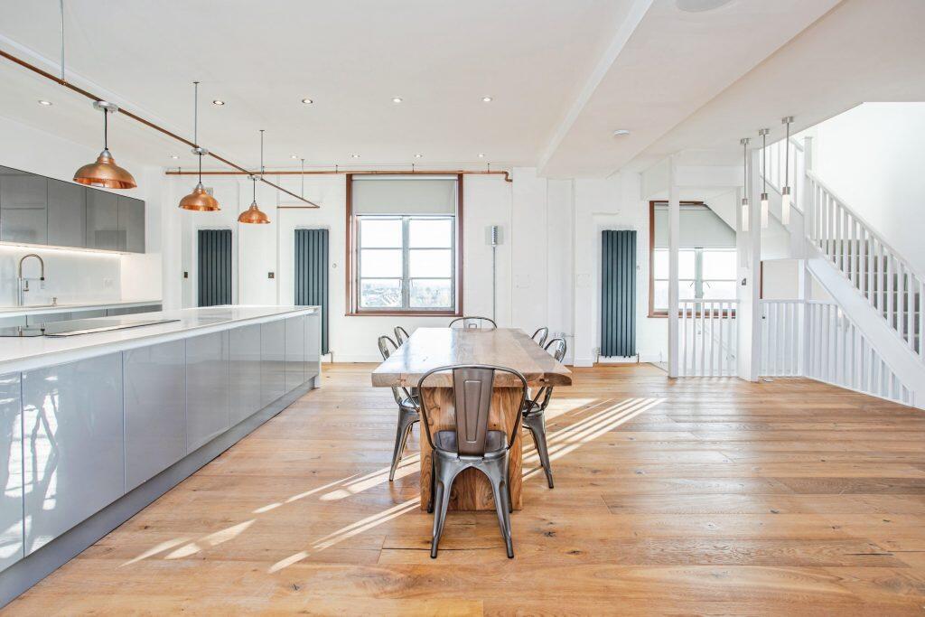 Apartment in Southend-on-Sea - View 4