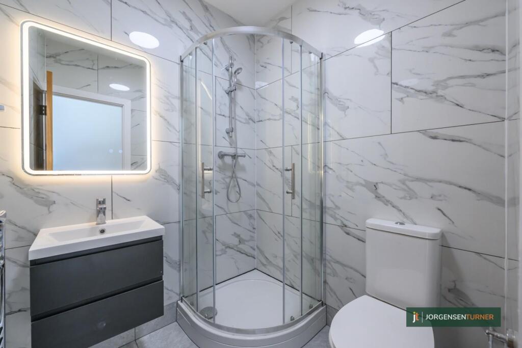 Apartment in London - View 5