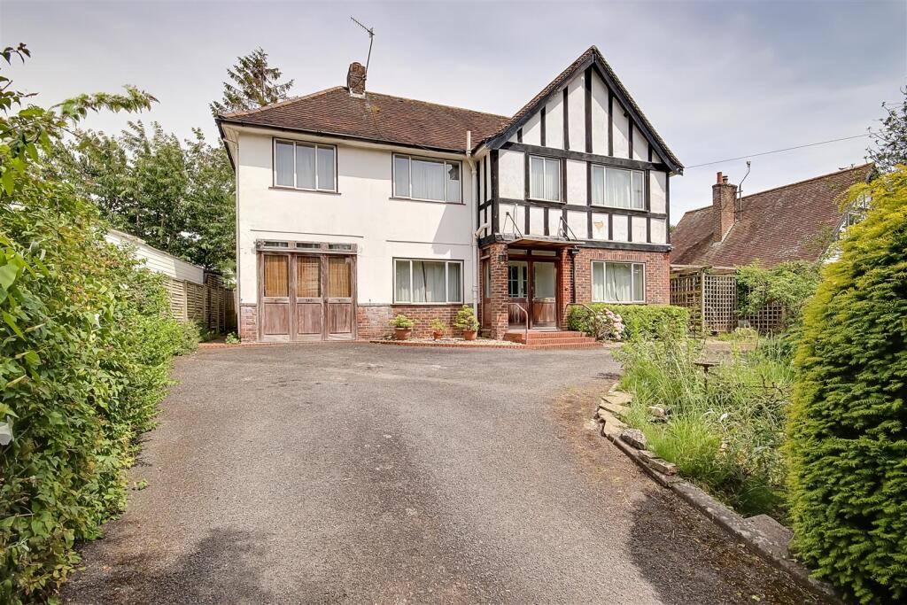 Main image of property: Findon Road, Findon Valley, Worthing, West Sussex, BN14 0AQ