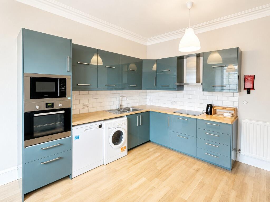 3 bedroom flat for rent